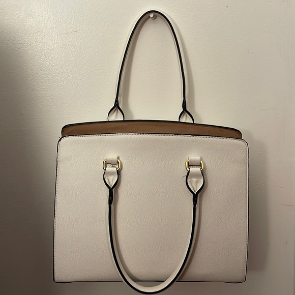 Used comes with lil bag inside - Picture 1 of 2